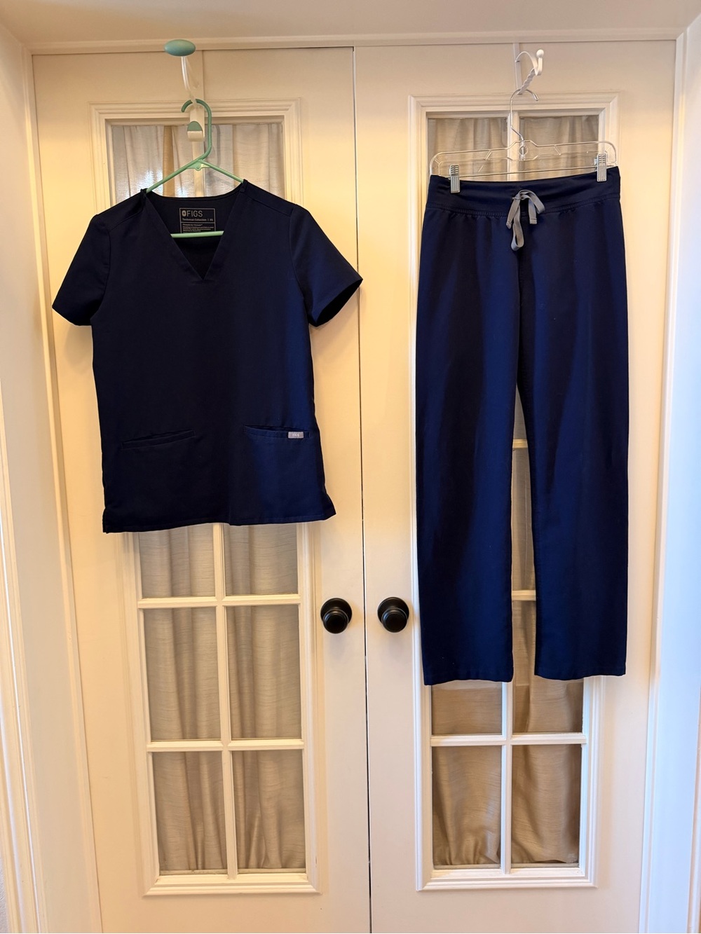 XS Navy Figs Scrub Set EUC